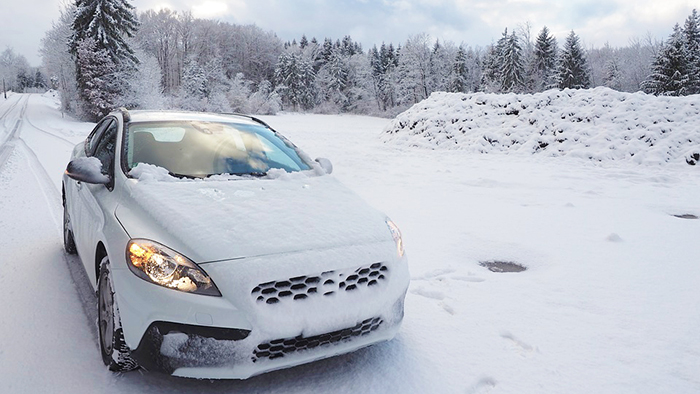 Dotazioni invernali per le auto, scattano le sanzioni per chi non si è ancora messo in regola