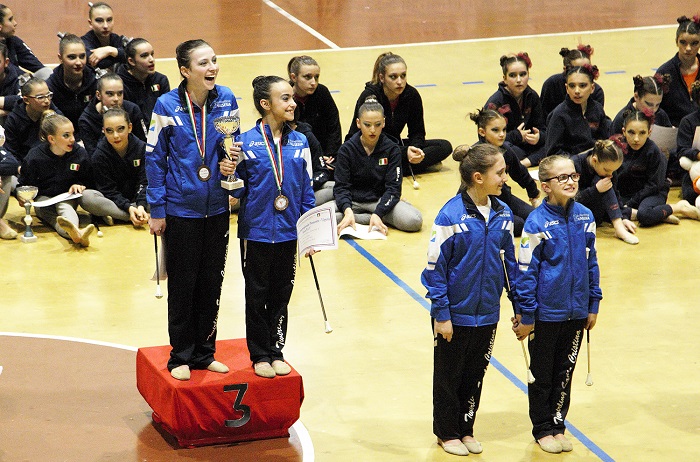 Podio plurimedagliato a Ovada. Il Twirling Santa Cristina conquista le finali nazionali. Fotogallery