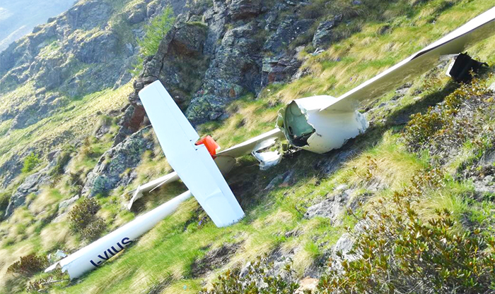 Intervento del Soccorso alpino per recuperare la salma del pilota d'aliante schiantato sulla Punta delle Pile. Foto