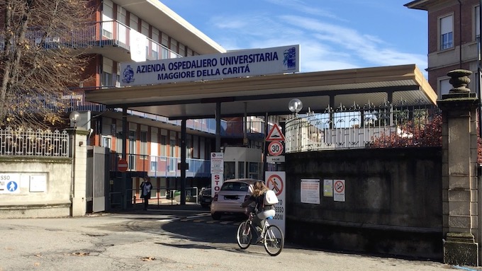 Sono 20 i ricoverati covid all'Aou di Novara: di questi, 4 in rianimazione. Un decesso