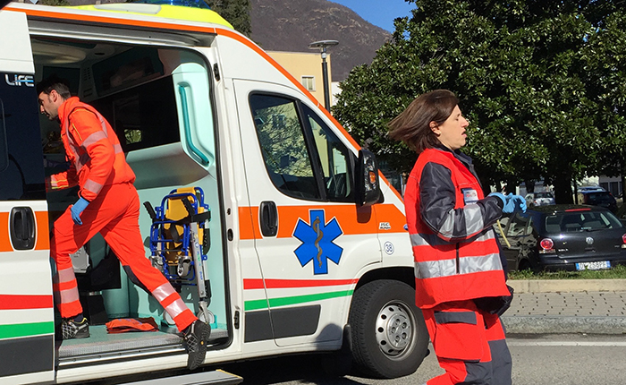 Pedone investito ad Arona, le sue condizioni non sono gravi