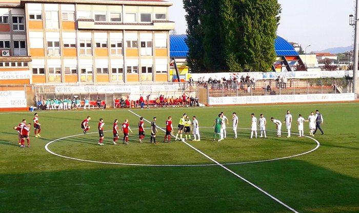 Il Borgosesia batte 1-0 il Gozzano, ultimi 270 minuti per decidere il campionato