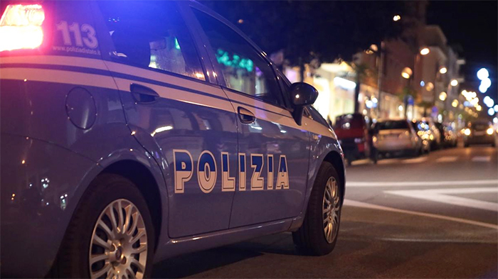 Fermati dalla polizia nascondono marjuana e coca. Denunciati