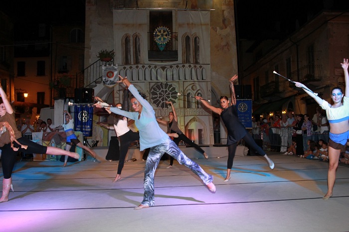 Il Twirling Santa Cristina di scena, sabato 30 giugno, in Piazza Motta a Orta