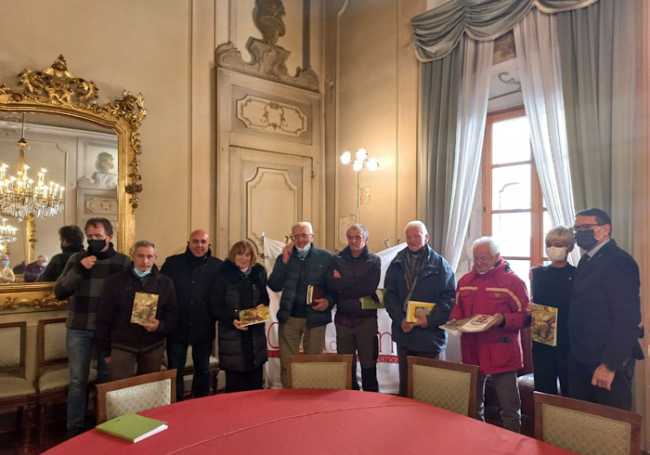 Borgomanero libro vino