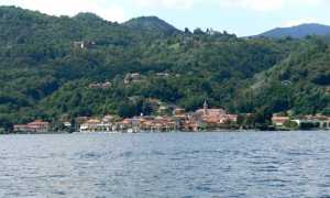 Pettenasco vista lago paese