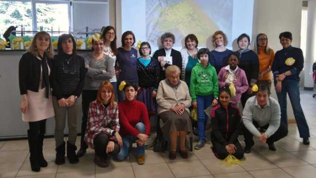 Volontarie e giovanissime