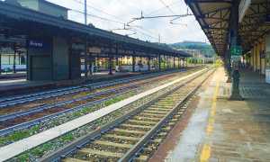 arona stazione binari