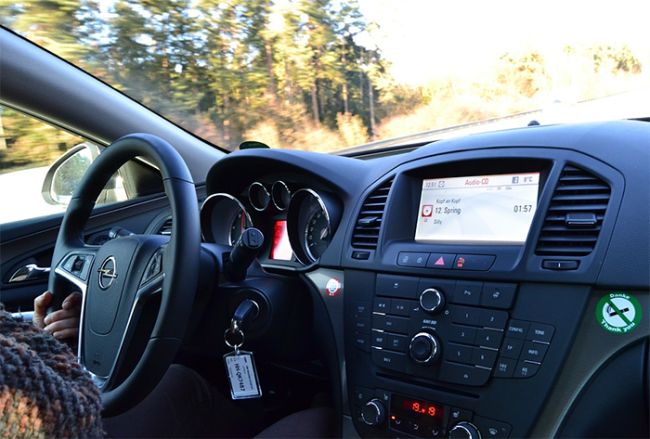 auto cruscotto guida