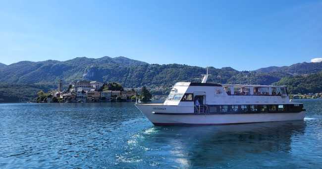 battello navigazione lago dorta