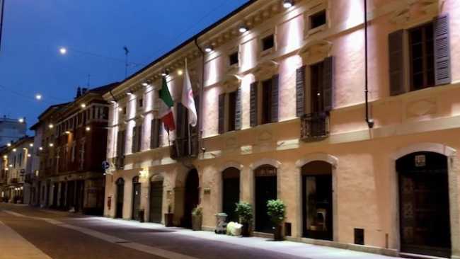 borgomanero comune notte