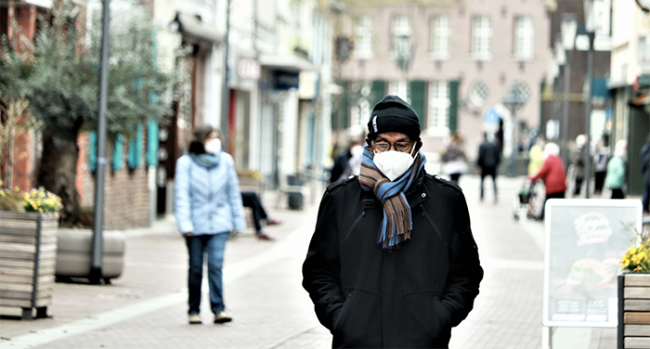 covid mascherina strada