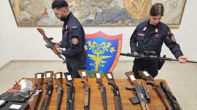 foto sequestro armi forest agrate