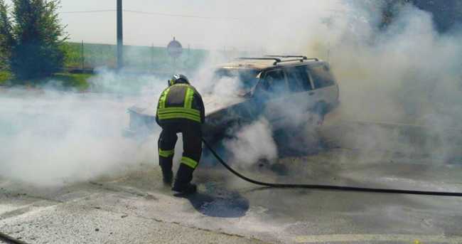 incendio auto volovo vigili