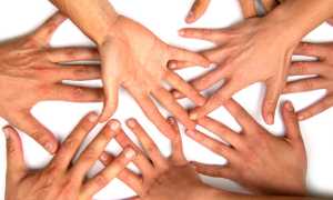 mani associazione 680