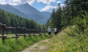 parto montagna corsa due spalle