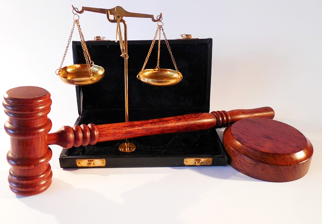 tribunale martello bilancia