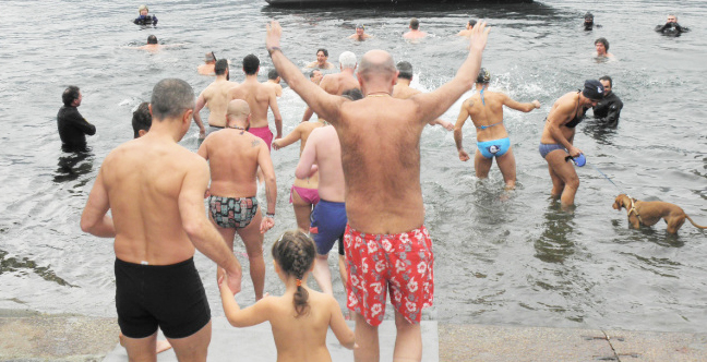 cimento acqua tuffo lago
