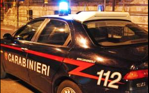 carabinieri lampeggianti notte