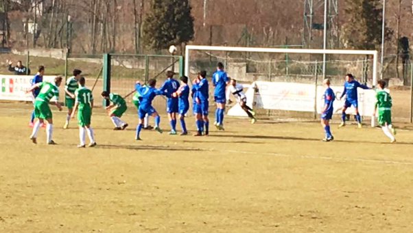 arona calcio tiro difesa