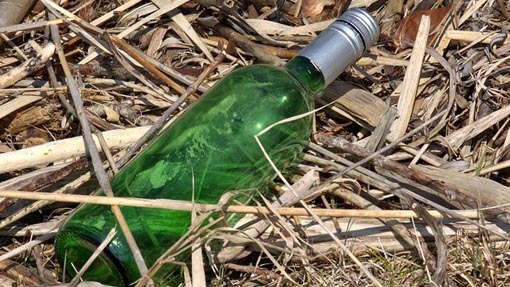 bottiglia abbandonata