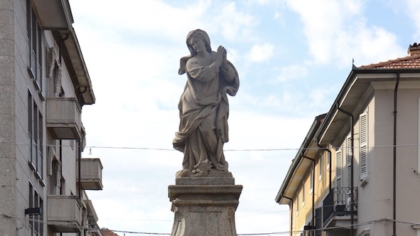 borgo statua madonna