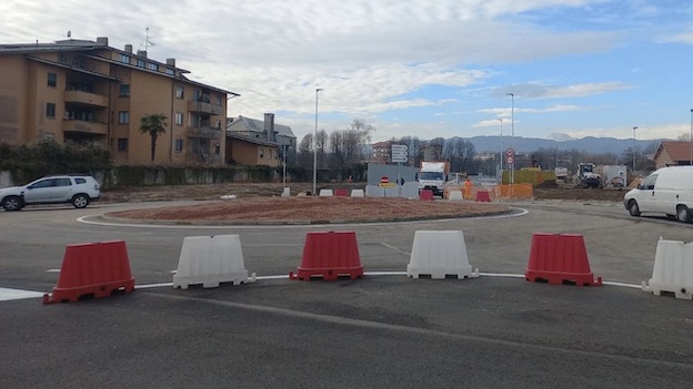 borgo rotonda via arona 2