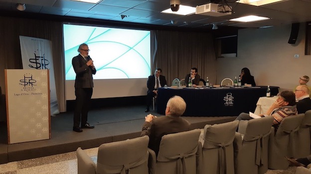 lake orta green brand foto