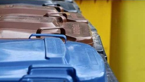 differenziata bidoni foto