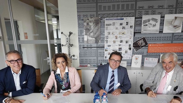 Firma accordo rete scuole. jpg